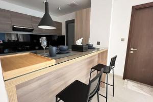 1BHK Near Airport, Pool, Parking