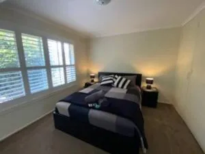 Self contained 2 bedroom unit - Williamstown