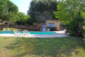 Le Jas charming Mas in Provence with shared pool nature calm space