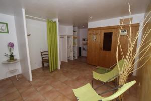 Maisons de vacances Lou Petarel Charming house with shared pool nature an calm in Provence : photos des chambres