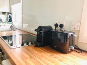 CHISWICK Charming flat - GREAT LOCATION!