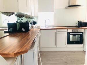 CHISWICK Charming flat - GREAT LOCATION!