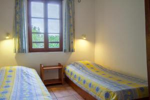 Maisons de vacances Lou Penequet a charming Mas in Provence with shared pool countryside : photos des chambres