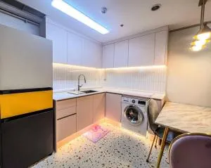 Pink House - T'ŏk-kol