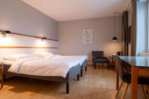 Superior Twin Room with Sofa Bed room in Park Inn by Radisson Solna