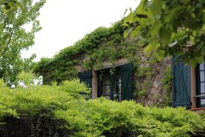 Maisons de vacances L'Oubradou Mas de charme shared pool in Provence nature and calm : photos des chambres