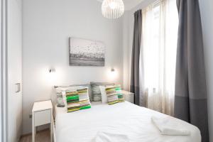 Luxury Apartment with Spacious Livingroom at Opera House