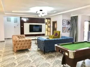 Three Bedroom Homely Apartment - Ibese