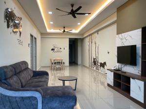 High Floor View,Cozy Balcony,9Pax,Netflix & Wifi,The Venus Sitiawan