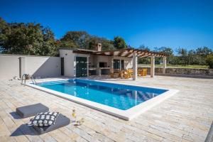 Villa Oliveto with pool 