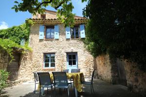 Maisons de vacances Lou Penequet a charming Mas in Provence with shared pool countryside : photos des chambres