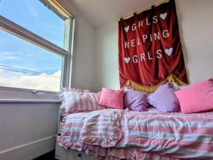 pet + kid friendly free parking v pink house!