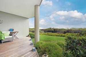 Dolphin Beach E5 by Host Agents