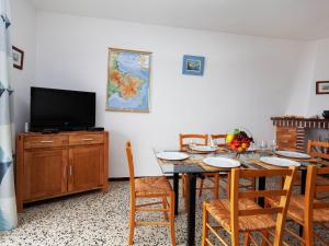 Apartment Geranis by Interhome