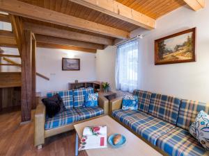 Holiday Home Holiday Hill 32 by Interhome