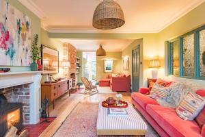 Ravenscourt - Stylish home by the sea