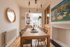 Arty House with Garden in Central Bristol