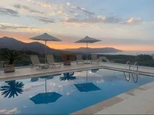 Villa Vuna - Heated pool -Sea view - Kournás