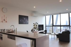 1 BRM 1 BATH, South Melbourne, Spacious, Balcony