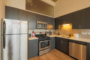 Chic Cozy 2BR Apartment Near McCormick, Place Museum Campus and Soldier Field