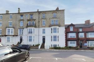 Host & Stay - Salty Bay