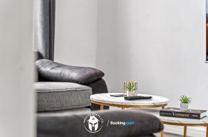 Exclusive Offers l Last-Minute Escape l on 3-Bed House Near Leicester City Centre l Free Wi-Fi & Parking l Sleeps 6 l IV stays Short Lets & Serviced Accommodations