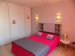Villas Saint Palais sur Mer - SPACIEUSE MAISON - JARDIN ARBORE et FLEURI - WIFI : photos des chambres