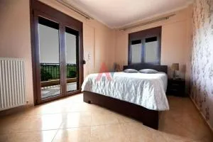 Το πέτρινο σπίτι - 弗洛伊塔