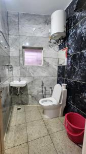 Evergreen Shola View