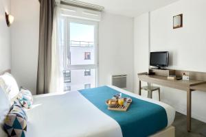 Hotels Comfort Aparthotel Versailles, St Cyr l'Ecole : photos des chambres
