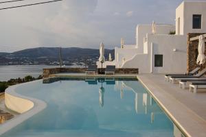 Kymo Luxury Suites Paros