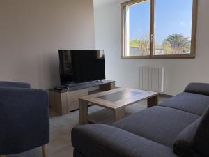 608 - Maison deux chambres entièrement rénovée à quelques pas de la plage et du centre