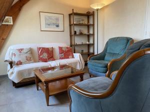 Appartements 609 - Appartement T3 au premier etage d'une maison a quelques pas de la plage et des commerces d'Erquy : Appartement 2 Chambres