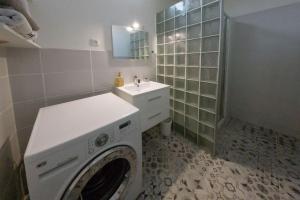 "Le Relax" - Velaux appart climatisé - 6 pers avec terrasse à 15 min plage et aéroport