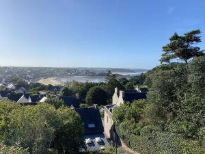 661 - Charmante maison en pierre sur les Hauteurs dErquy avec vue mer