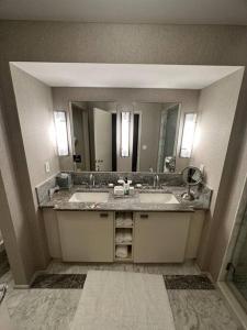 New Serene Condo in Luxury Hotel