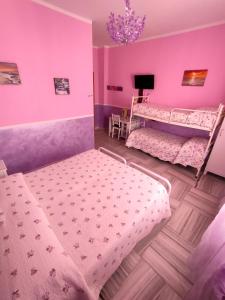 Triple Room with Private Bathroom room in Hotel Serenella