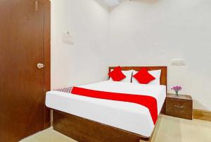 OYO Flagship Hotel R Square Near LB Nagar Metro Station