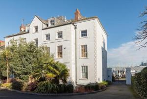 Stone's Throw - 2 Bed Apartment Centre of Falmouth
