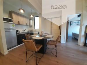 "El Farolito Apartment"