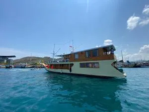 WILLIAM KOMODO TRAVEL - Todo