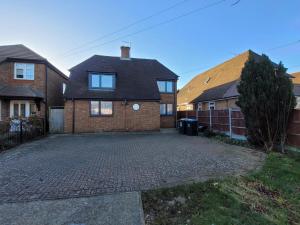 Silvertree Lodge - 2 double bed flat with parking