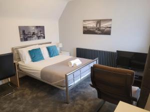 Silvertree Lodge - 2 double bed flat with parking
