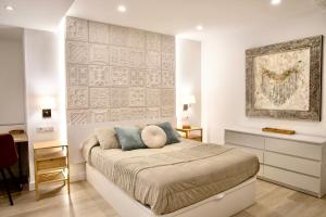 Cathedral Boutique by Lugo Collection