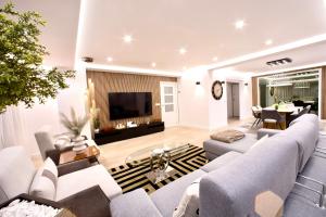 Cathedral Boutique by Lugo Collection