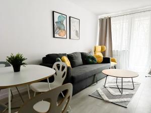 Warsaw Inside Solec II