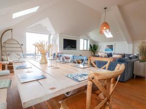 Sea View House