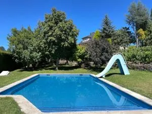Villa Airexe. Chalet con piscina y tenis en la Ribeira Sacra - Taboada