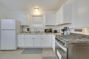 7 Mi to Dtwn NOLA Pet-Friendly Home with Yard