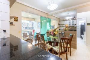 Lindo apto a 100m da praia de Jurerê CRJ101